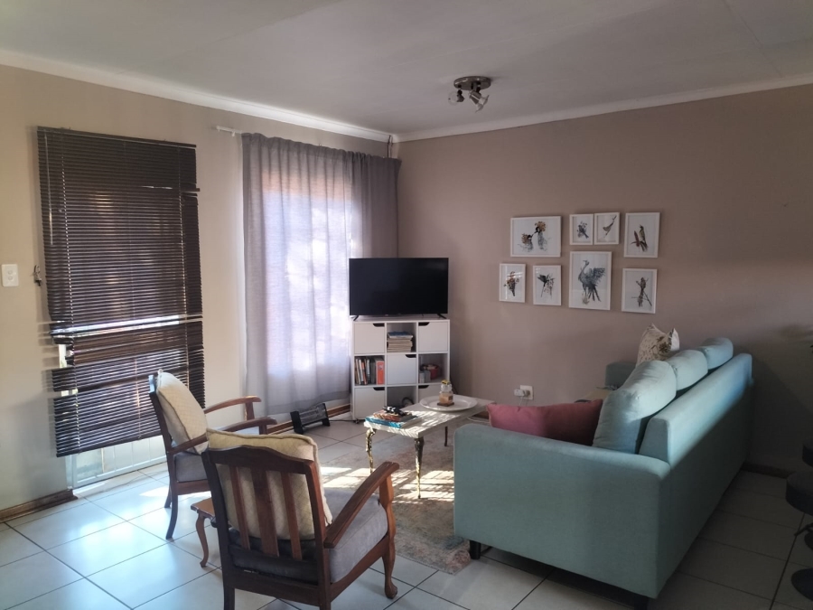 To Let 2 Bedroom Property for Rent in Langenhovenpark Free State